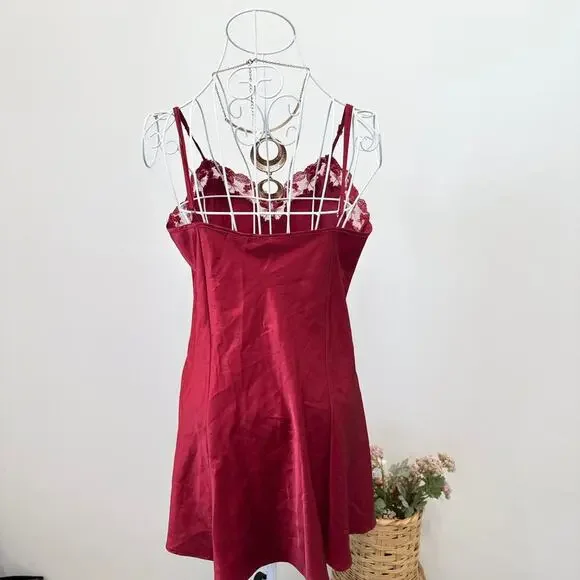 INSANE vintage y2k Victoria’s Secret red mini slip dress - Picture 5 of 5